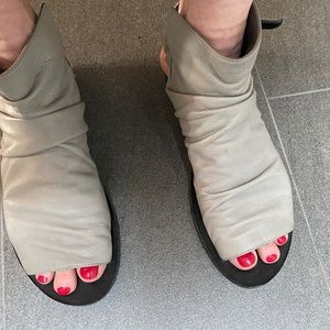 WALK Handmade Sandals by Anat Dahari Open Toed Booties Gray Leather Size 40
